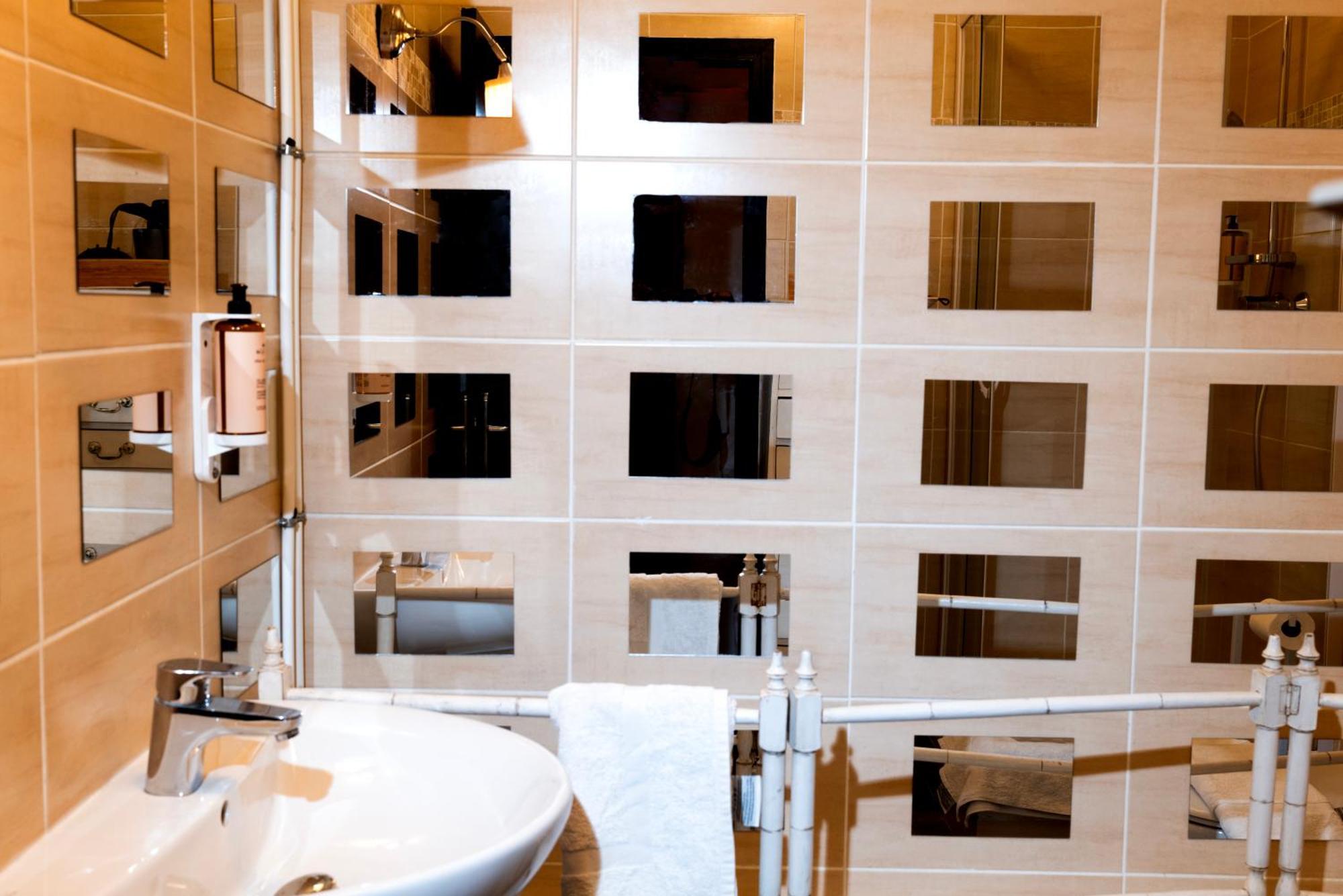 Lou Pitchoun: Luxurious Family Suite with Garden in Saint-Tropez Exterior photo